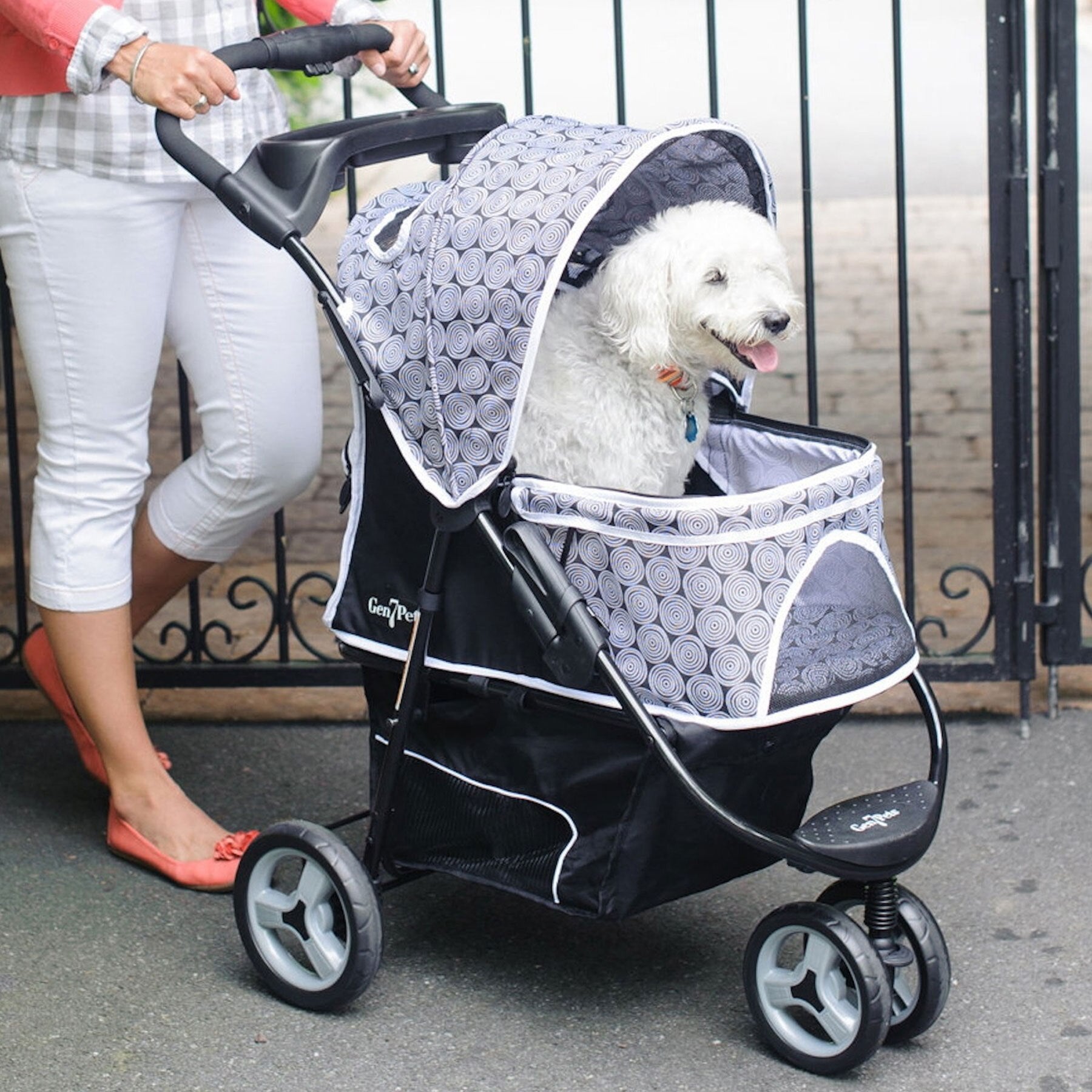 gen7 moroco premium dog stroller Gen7Pets Black Onyx Promenade Pet Stroller